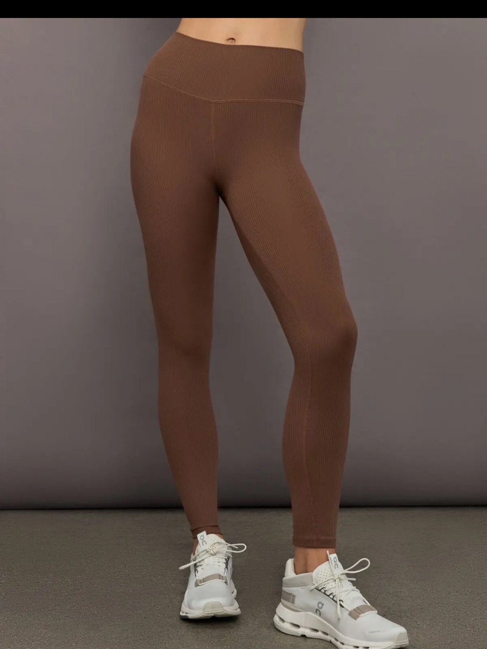 CARBON38 High Rise Legging In Ribbed Melt - Cocoa